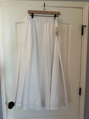 Universal Thread White Textured Maxi Skirt